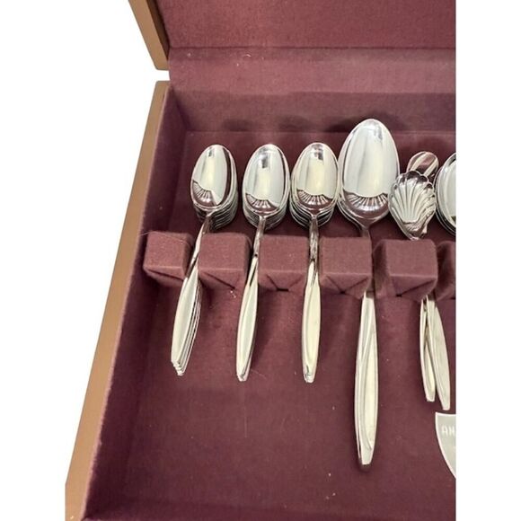 69 pc TREASURE CHEST GERMANY 18/8 SUPER STAINLESS Flatware Set - Picture 3 of 10